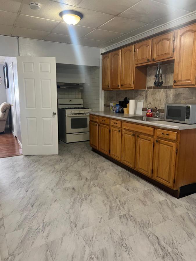Lovely Three Bedroom Apartment Near Jersey City And Newyork Linden Exterior photo