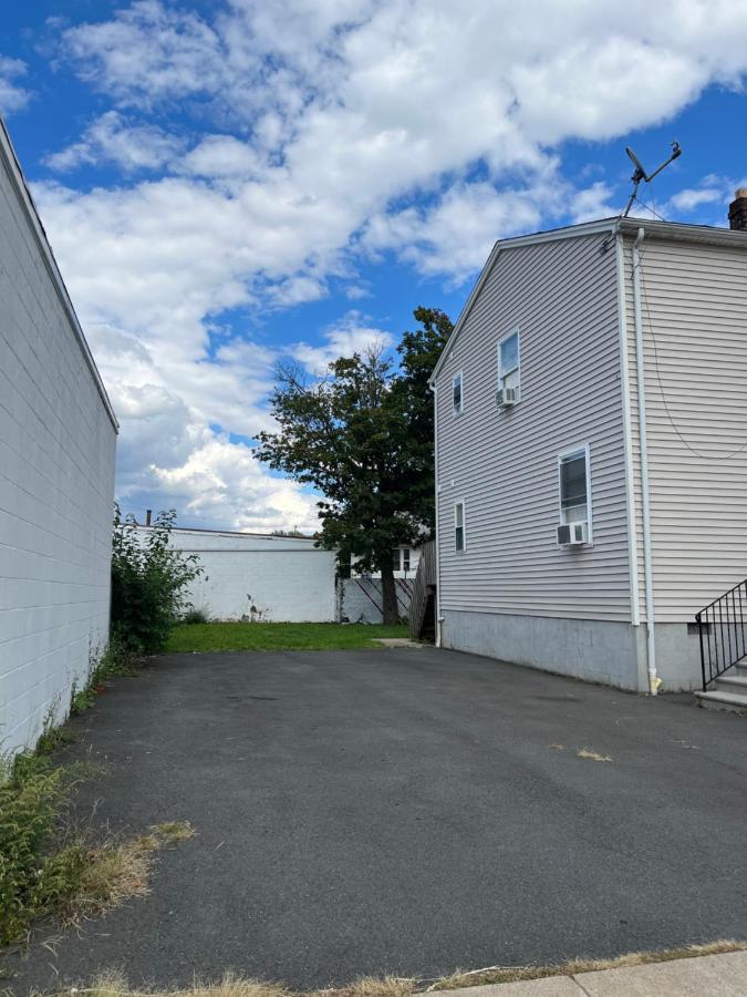 Lovely Three Bedroom Apartment Near Jersey City And Newyork Linden Exterior photo